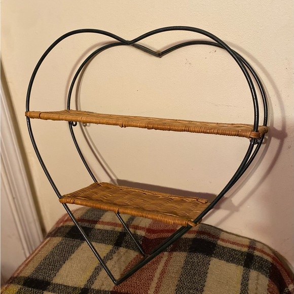 Shelf- heart shaped wall shelf - Picture 4 of 10